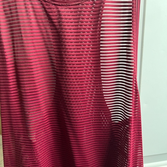 Lululemon Tie Back Tank - Burgundy - Size 4 - NWOT - Picture 3 of 5